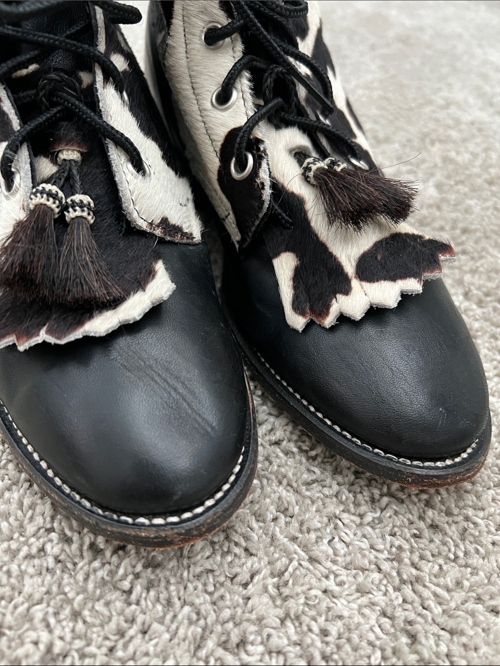 Larry Mahan Black and White Cowhide Lace-Up Tassel Boots| EXQUISITE‼ - Picture 4 of 12